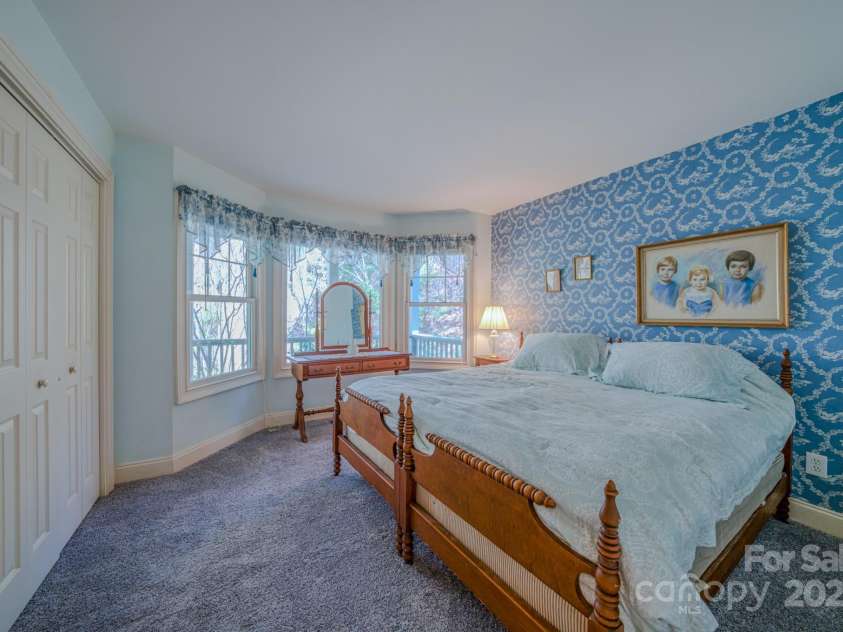161 Hamburg Mountain Road, Weaverville, NC 28787.  MLS# CAR4242273, YatesRealty ID 25980. 