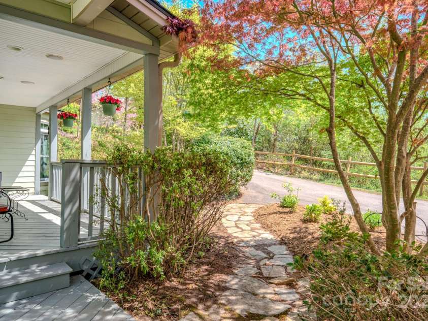 161 Hamburg Mountain Road, Weaverville, NC 28787.  MLS# CAR4242273, YatesRealty ID 25980. 