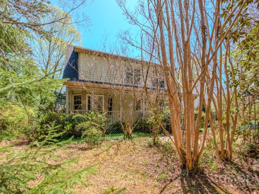 161 Hamburg Mountain Road, Weaverville, NC 28787.  MLS# CAR4242273, YatesRealty ID 25980. 