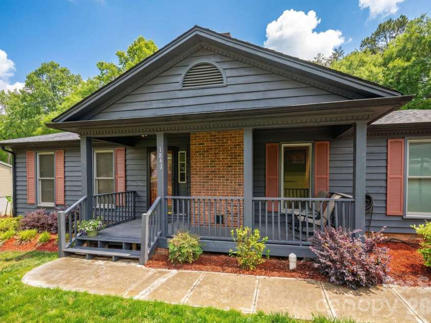 1841 Oak Hollow Road, Gastonia, NC 28054.  MLS# CAR4375695, YatesRealty ID 25980. 
