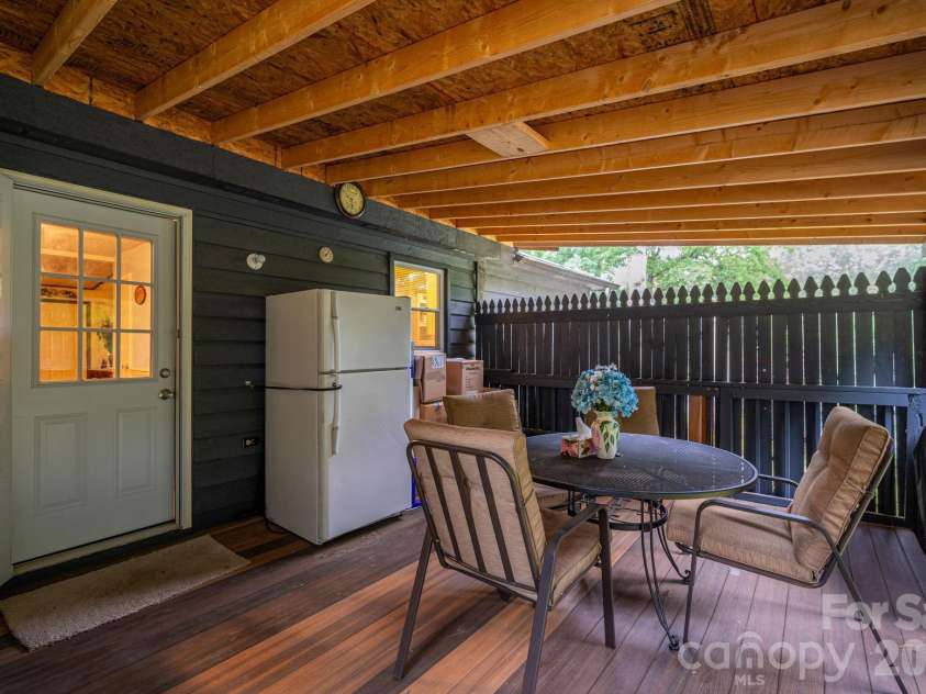 1841 Oak Hollow Road, Gastonia, NC 28054.  MLS# CAR4375695, YatesRealty ID 25980. 
