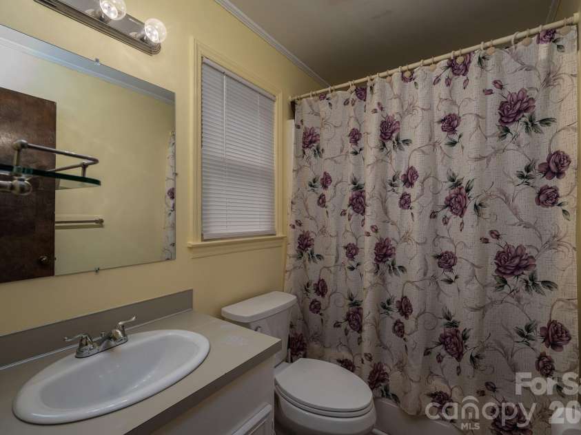 1841 Oak Hollow Road, Gastonia, NC 28054.  MLS# CAR4375695, YatesRealty ID 25980. 
