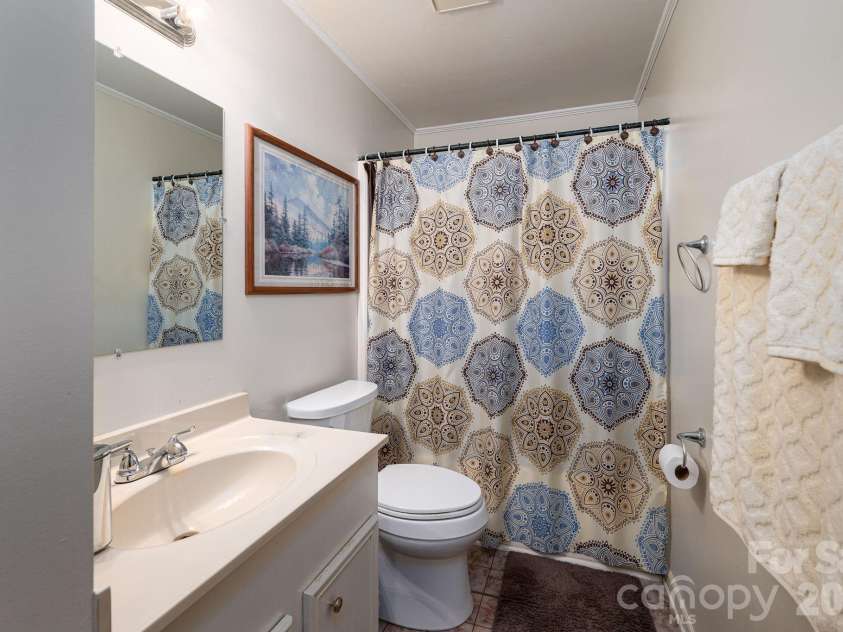 1841 Oak Hollow Road, Gastonia, NC 28054.  MLS# CAR4375695, YatesRealty ID 25980. Bathroom