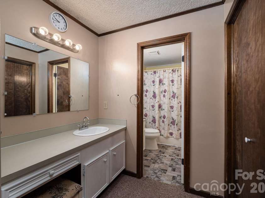 1841 Oak Hollow Road, Gastonia, NC 28054.  MLS# CAR4375695, YatesRealty ID 25980. Dressing area