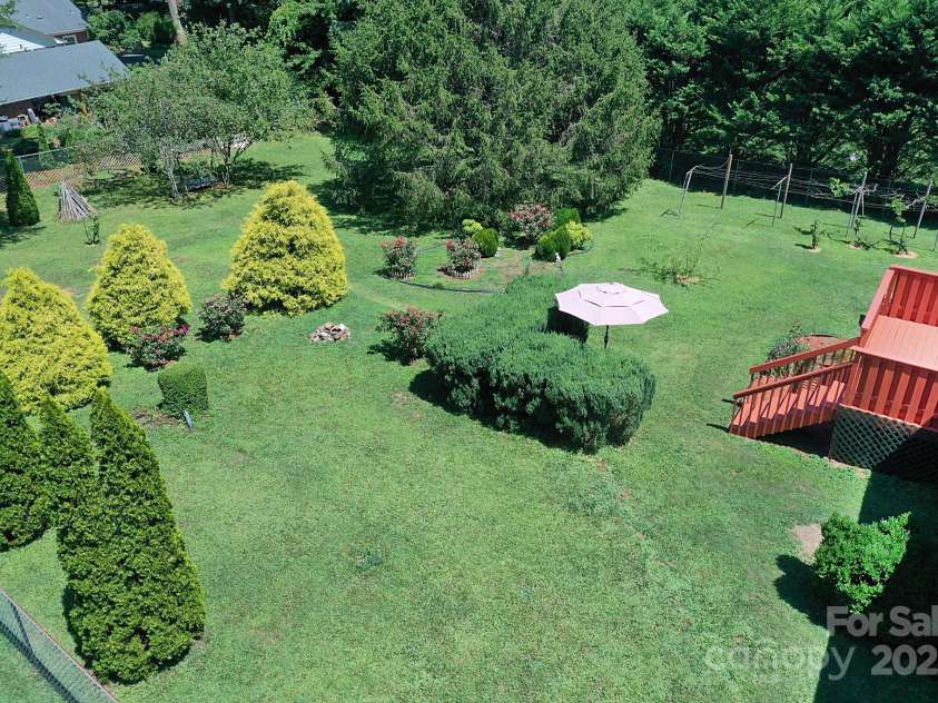 209 Northwood Drive, Morganton, NC 28655.  MLS# CAR4280216, YatesRealty ID 25981. Picture all the memories and fun you will create in this backyard space !
