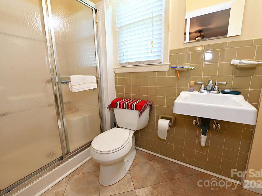 209 Northwood Drive, Morganton, NC 28655.  MLS# CAR4280216, YatesRealty ID 25981. Primary bathroom