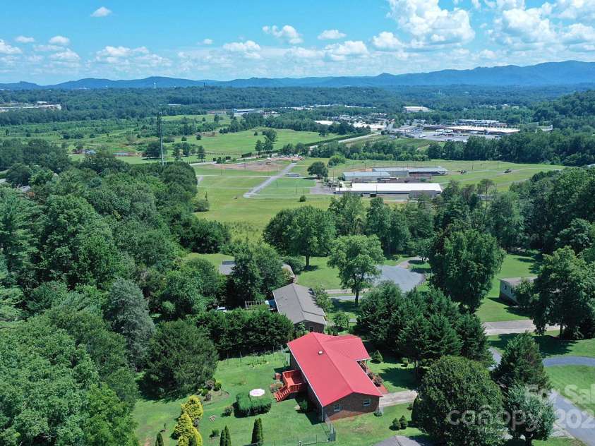 209 Northwood Drive, Morganton, NC 28655.  MLS# CAR4280216, YatesRealty ID 25981. Scenic mountains views to enjoy or hike. Greenways and trails nearby. Grandfather mountain approx. 30 miles