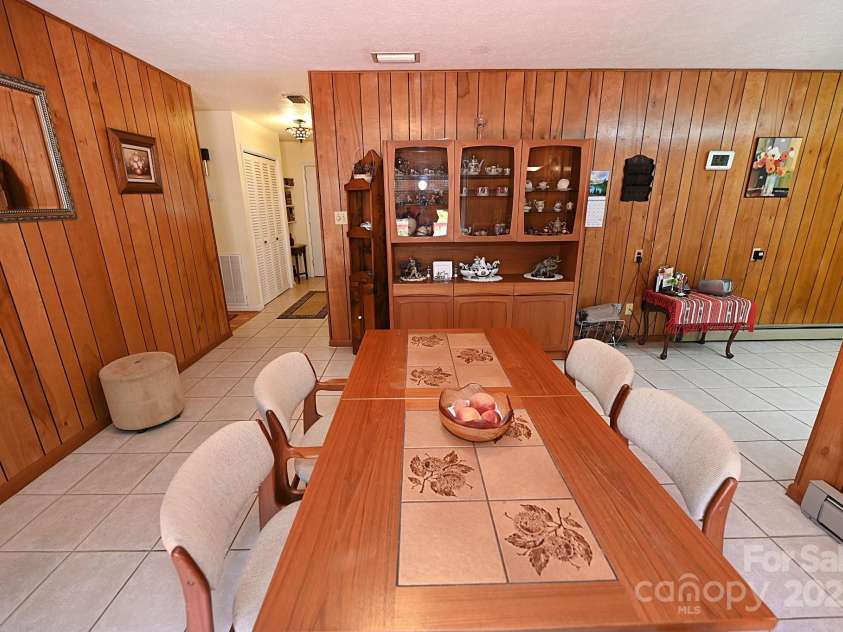 209 Northwood Drive, Morganton, NC 28655.  MLS# CAR4280216, YatesRealty ID 25981. Spacious dining for entertaining family and friends