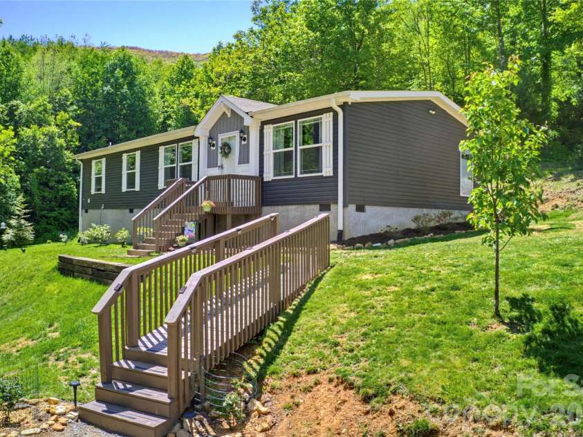 1205 Saunook Road, Waynesville, NC 28786.  MLS# CAR4380534, YatesRealty ID 25982. 