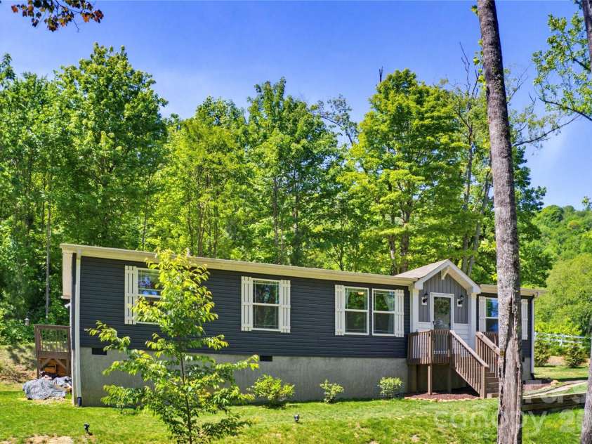 1205 Saunook Road, Waynesville, NC 28786.  MLS# CAR4380534, YatesRealty ID 25982. 