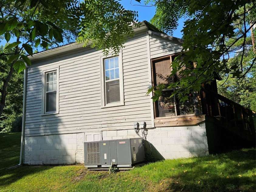 215 9th Street, Spencer, NC 28159.  MLS# CAR4273994, YatesRealty ID 25982. 