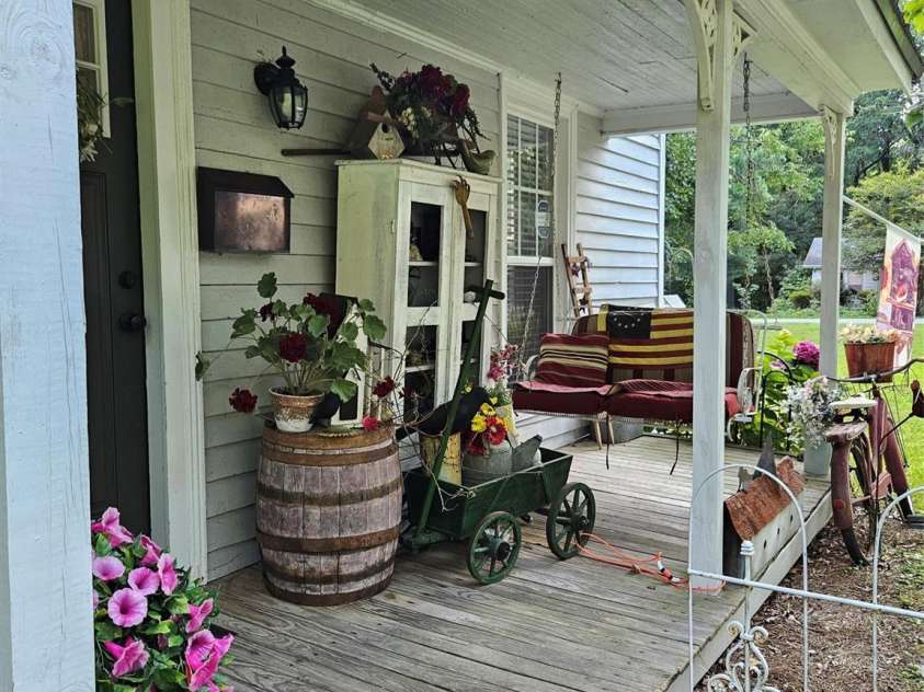215 9th Street, Spencer, NC 28159.  MLS# CAR4273994, YatesRealty ID 25982. 