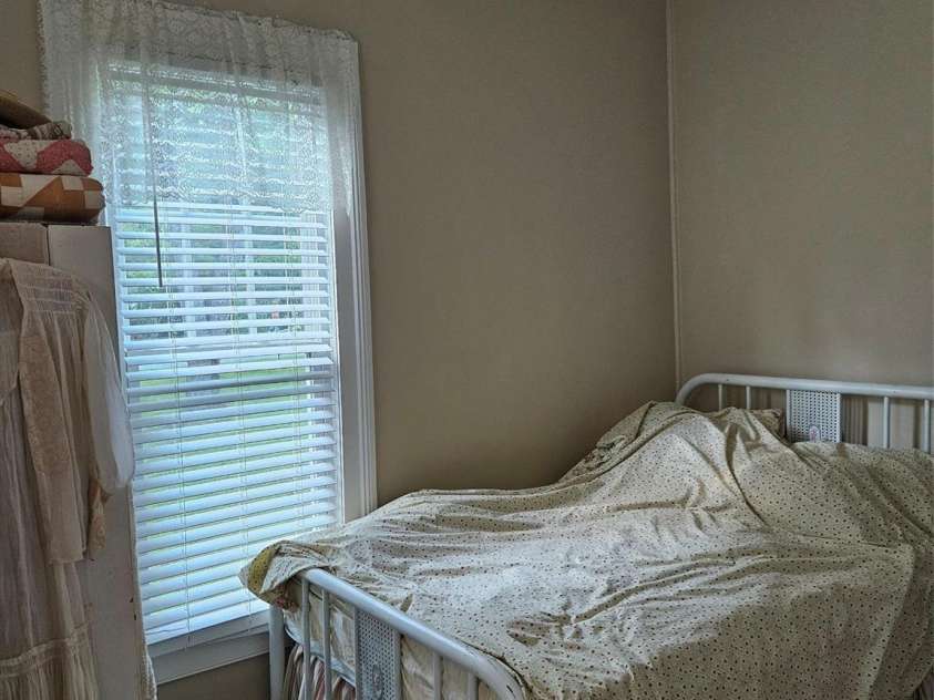 215 9th Street, Spencer, NC 28159.  MLS# CAR4273994, YatesRealty ID 25982. 