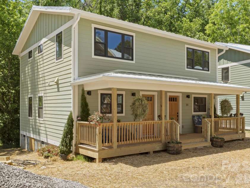 21 Fireside Drive, Asheville, NC 28806.  MLS# CAR4378538, YatesRealty ID 25983. 