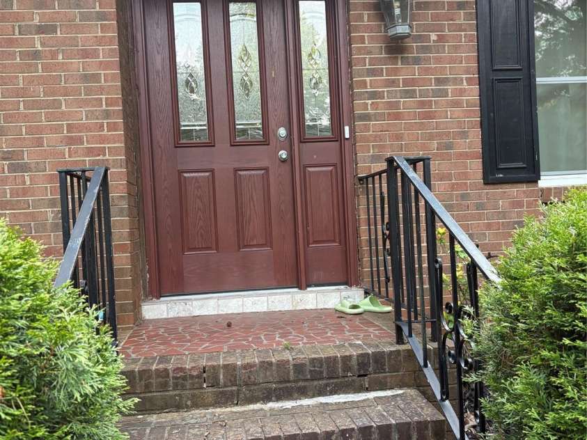 10428 Landon Street, Charlotte, NC 28215.  MLS# CAR4278755, YatesRealty ID 25984. Front Door