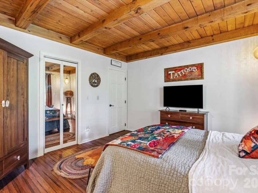 61 Greer Way, Mars Hill, NC 28754.  MLS# CAR4366229, YatesRealty ID 25984. 
