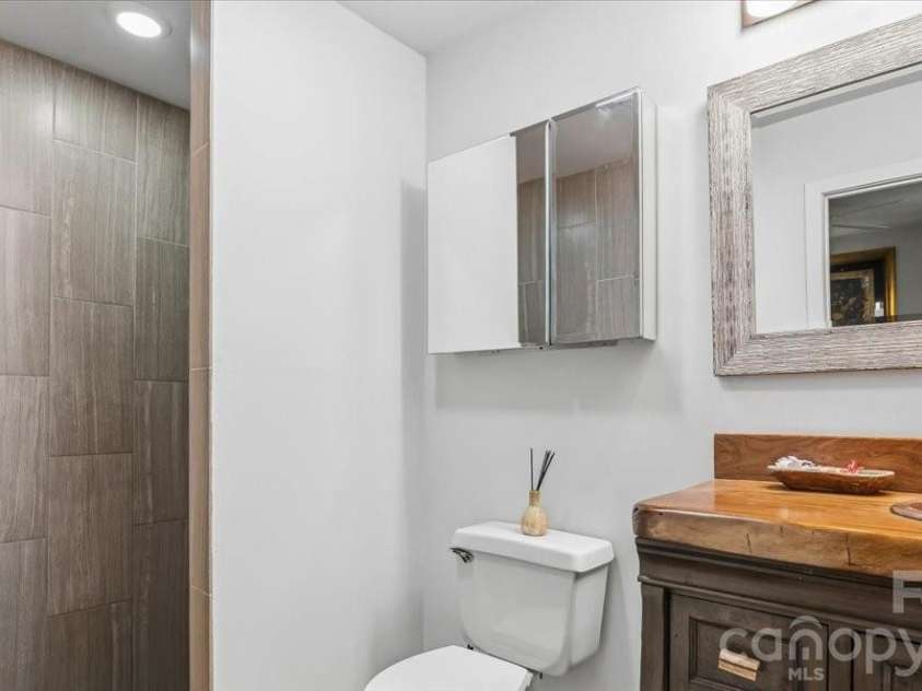 61 Greer Way, Mars Hill, NC 28754.  MLS# CAR4366229, YatesRealty ID 25984. 