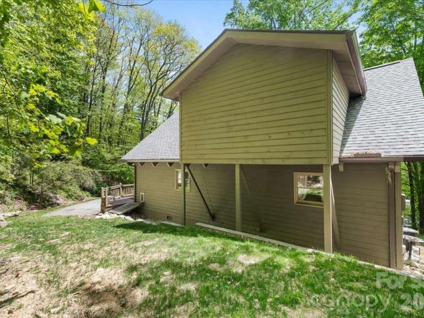 61 Greer Way, Mars Hill, NC 28754.  MLS# CAR4366229, YatesRealty ID 25984. 