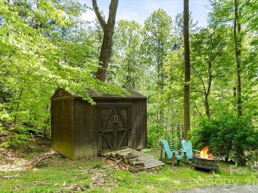 61 Greer Way, Mars Hill, NC 28754.  MLS# CAR4366229, YatesRealty ID 25984. 