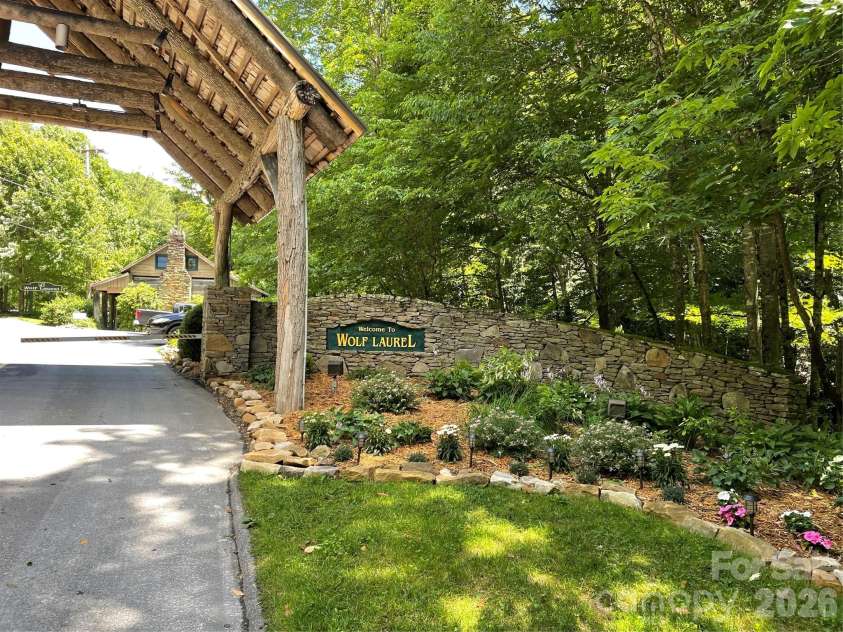 61 Greer Way, Mars Hill, NC 28754.  MLS# CAR4366229, YatesRealty ID 25984. 