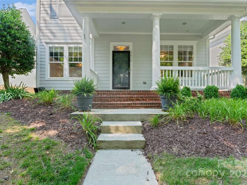 17514 Harbor Walk Drive, Cornelius, NC 28031.  MLS# CAR4276701, YatesRealty ID 25986. 