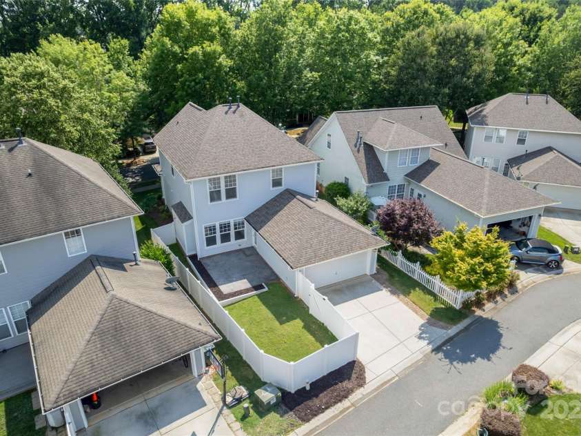 17514 Harbor Walk Drive, Cornelius, NC 28031.  MLS# CAR4276701, YatesRealty ID 25986. 