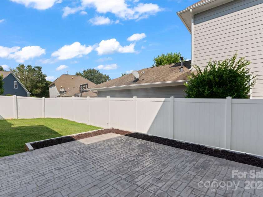 17514 Harbor Walk Drive, Cornelius, NC 28031.  MLS# CAR4276701, YatesRealty ID 25986. Patio, rear yard