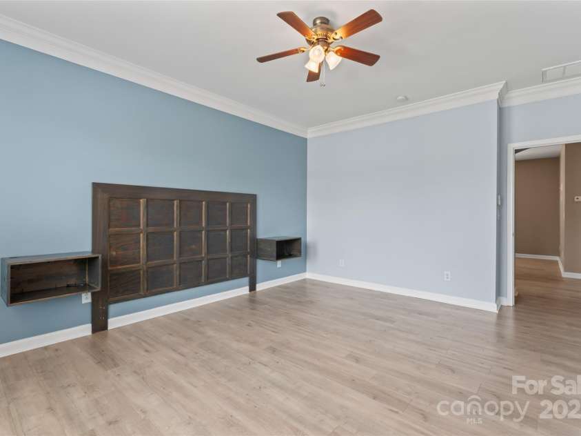 17514 Harbor Walk Drive, Cornelius, NC 28031.  MLS# CAR4276701, YatesRealty ID 25986. Primary bedroom