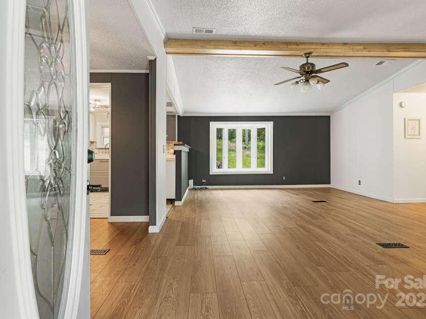 311 Flynn Branch, Marshall, NC 28753.  MLS# CAR4270287, YatesRealty ID 25987. 