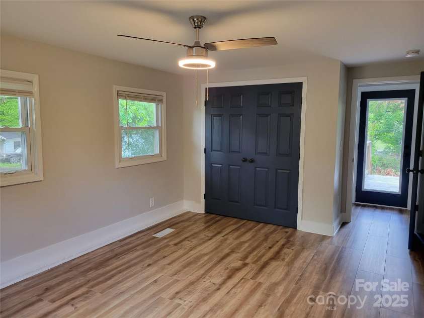 423 Rhyne Street, Dallas, NC 28034.  MLS# CAR4255293, YatesRealty ID 25988. Bedroom 3