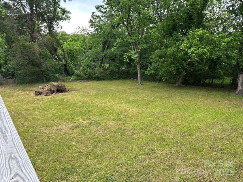 423 Rhyne Street, Dallas, NC 28034.  MLS# CAR4255293, YatesRealty ID 25988. Detached Carport