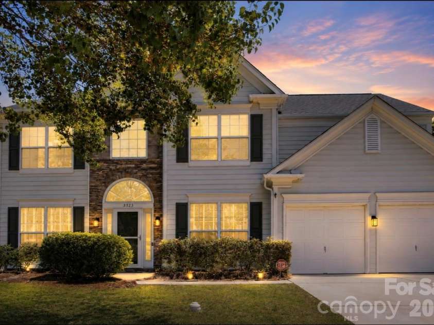 2523 Beacon Forest Drive, Charlotte, NC 28270.  MLS# CAR4385076, YatesRealty ID 25989. 