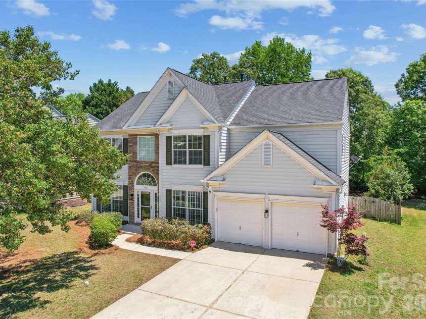 2523 Beacon Forest Drive, Charlotte, NC 28270.  MLS# CAR4385076, YatesRealty ID 25989. 