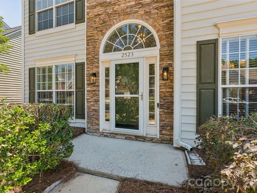 2523 Beacon Forest Drive, Charlotte, NC 28270.  MLS# CAR4385076, YatesRealty ID 25989. 