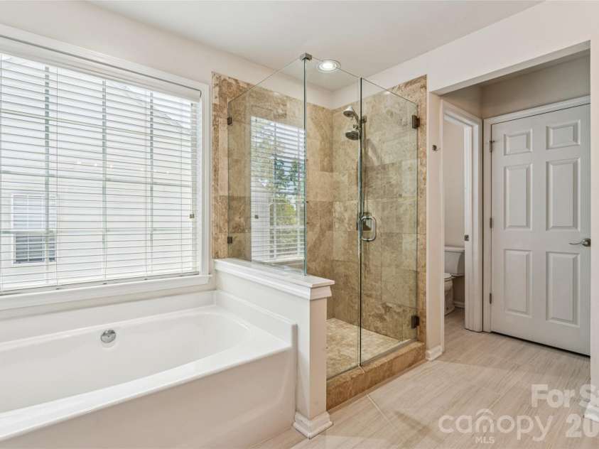 2523 Beacon Forest Drive, Charlotte, NC 28270.  MLS# CAR4385076, YatesRealty ID 25989. 