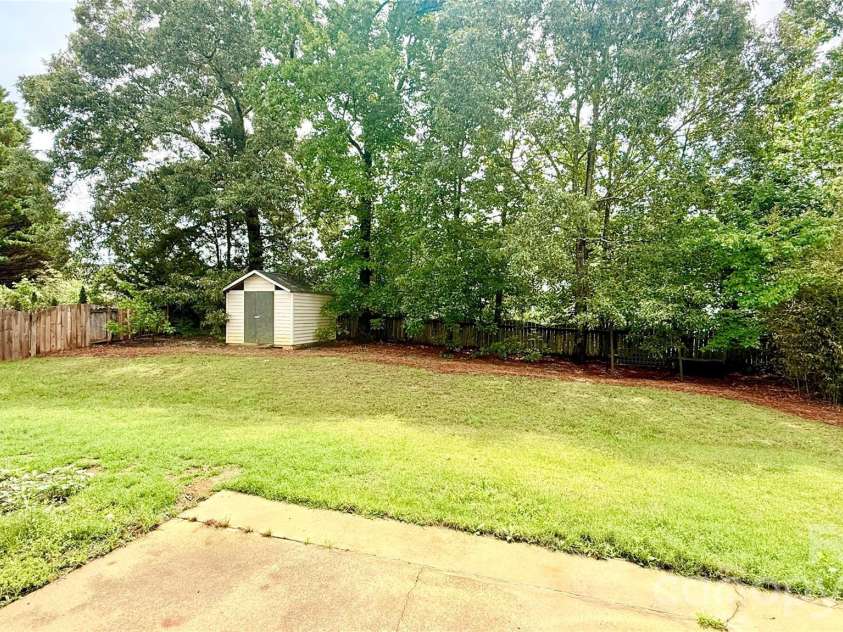 2523 Beacon Forest Drive, Charlotte, NC 28270.  MLS# CAR4385076, YatesRealty ID 25989. 