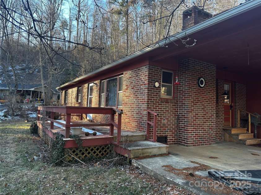 322 Cliff Buchanan Road, Spruce Pine, NC 28777.  MLS# CAR4214816, YatesRealty ID 2599. 