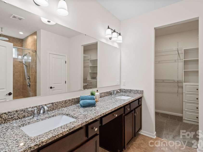 5299 Admirals Landing, Lancaster, SC 29720.  MLS# CAR4335970, YatesRealty ID 2599. Double sinks