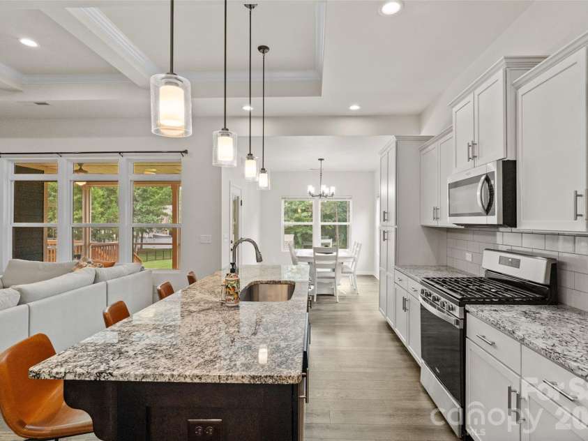 5299 Admirals Landing, Lancaster, SC 29720.  MLS# CAR4335970, YatesRealty ID 2599. Windows in every room