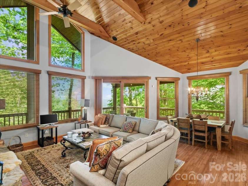 15 Ivy Point Lane, Burnsville, NC 28714.  MLS# CAR4385894, YatesRealty ID 25990. 