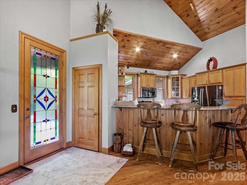 15 Ivy Point Lane, Burnsville, NC 28714.  MLS# CAR4385894, YatesRealty ID 25990. 