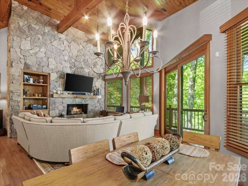 15 Ivy Point Lane, Burnsville, NC 28714.  MLS# CAR4385894, YatesRealty ID 25990. 