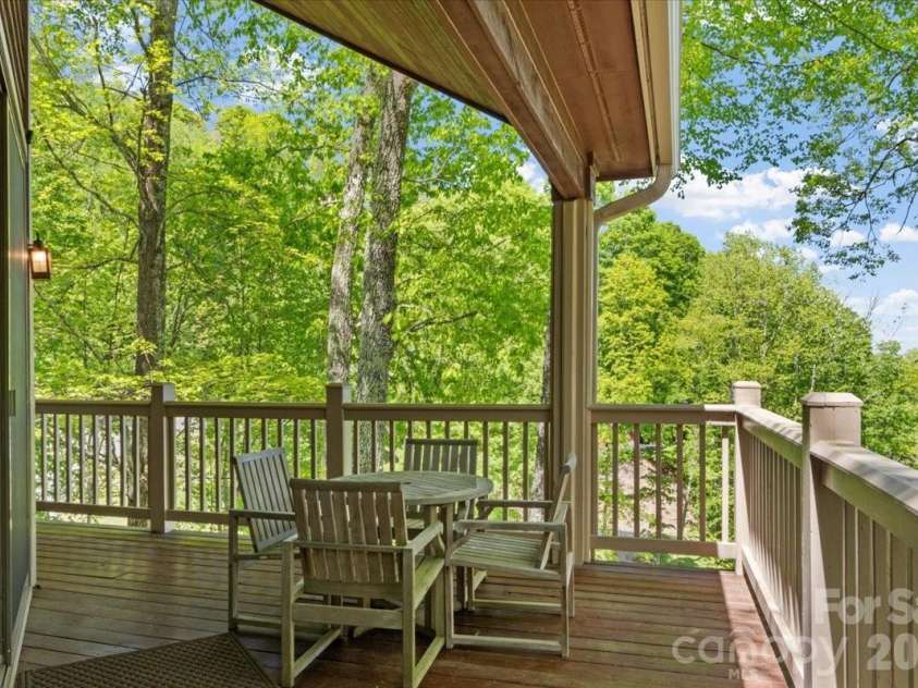 15 Ivy Point Lane, Burnsville, NC 28714.  MLS# CAR4385894, YatesRealty ID 25990. 