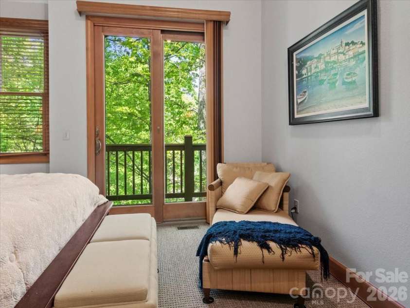 15 Ivy Point Lane, Burnsville, NC 28714.  MLS# CAR4385894, YatesRealty ID 25990. 