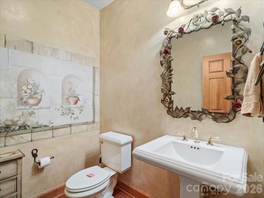 15 Ivy Point Lane, Burnsville, NC 28714.  MLS# CAR4385894, YatesRealty ID 25990. 