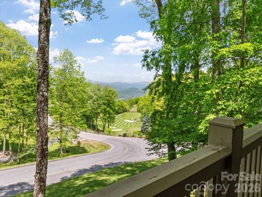 15 Ivy Point Lane, Burnsville, NC 28714.  MLS# CAR4385894, YatesRealty ID 25990. 
