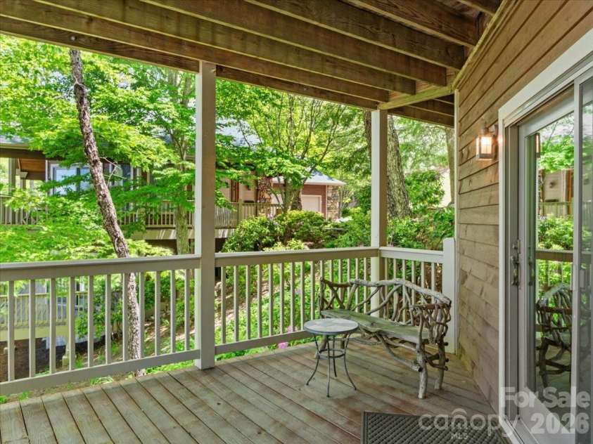 15 Ivy Point Lane, Burnsville, NC 28714.  MLS# CAR4385894, YatesRealty ID 25990. 