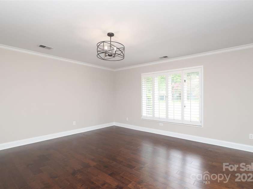 4350 Old Saybrook Court, Charlotte, NC 28211.  MLS# CAR4281498, YatesRealty ID 25991. 