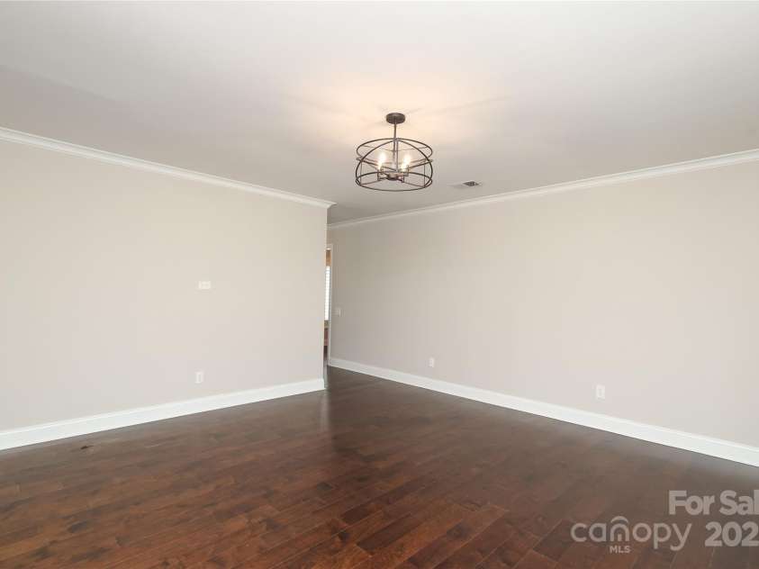 4350 Old Saybrook Court, Charlotte, NC 28211.  MLS# CAR4281498, YatesRealty ID 25991. 