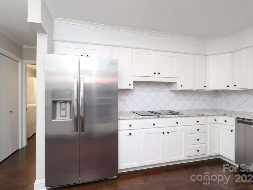 4350 Old Saybrook Court, Charlotte, NC 28211.  MLS# CAR4281498, YatesRealty ID 25991. 